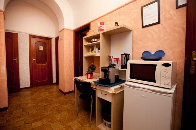 Trani B&T Rooms روما المظهر الخارجي الصورة