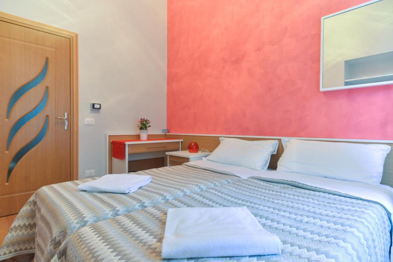 Trani B&T Rooms روما المظهر الخارجي الصورة