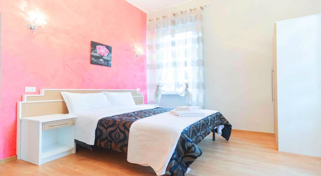 Trani B&T Rooms روما الغرفة الصورة