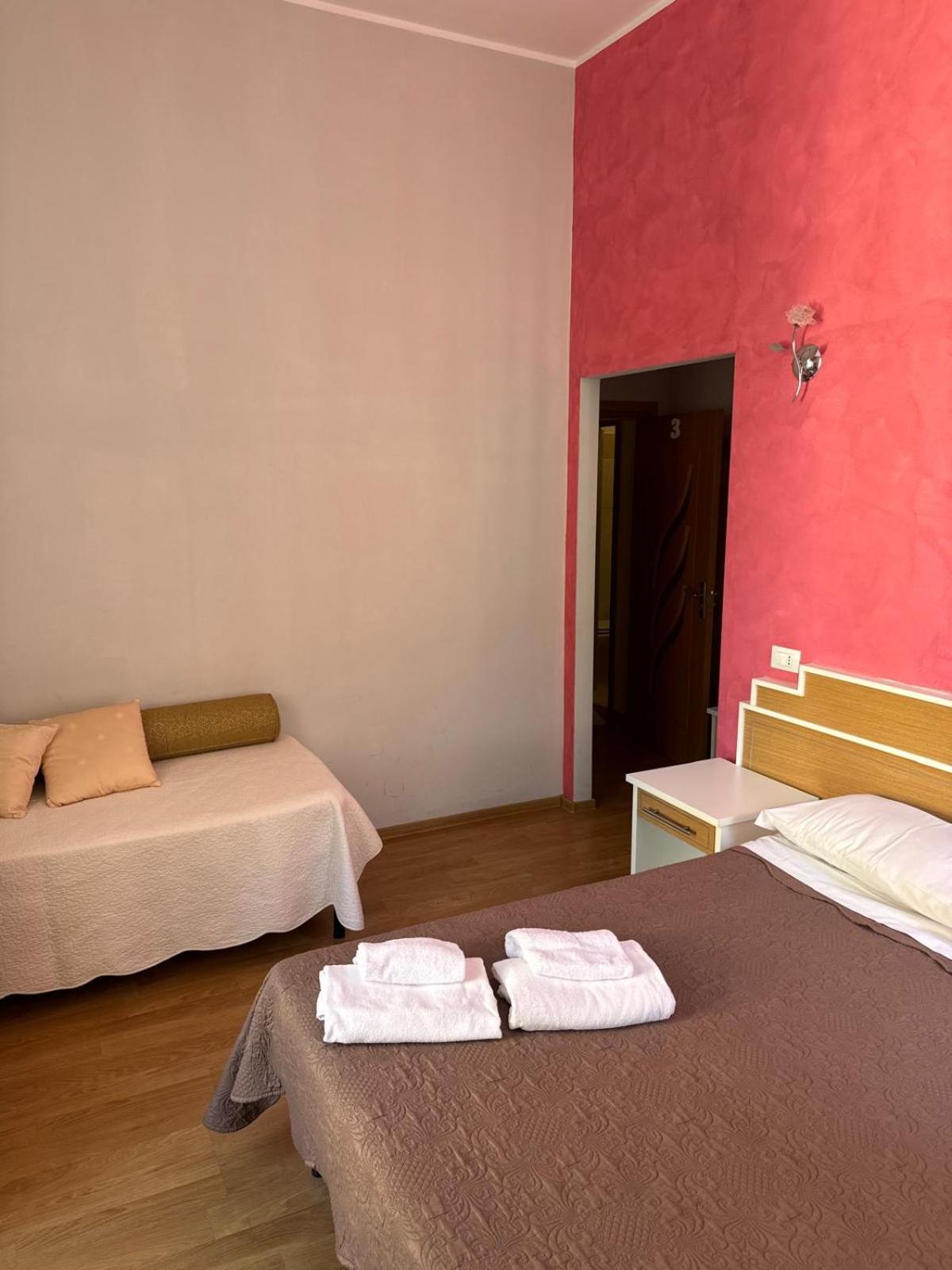 Trani B&T Rooms روما الغرفة الصورة